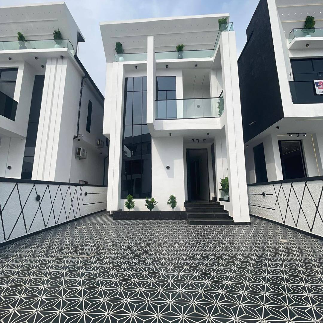 1 EXQUISITELY FINISHED LUXURY 5 BEDROOM FULLY DETACHED DUPLEX WITH SWIMMING POOL AND BQ - Image 1